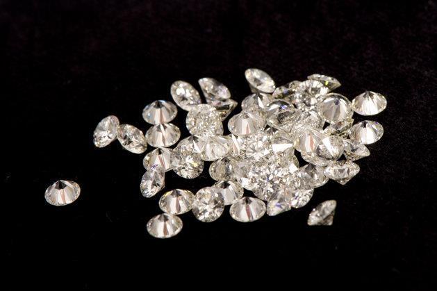 Largest selecction of Diamonds - Coin Mart Jewelry