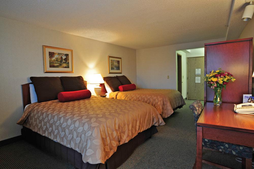 Shilo Inns Tacoma Double Queen Suite