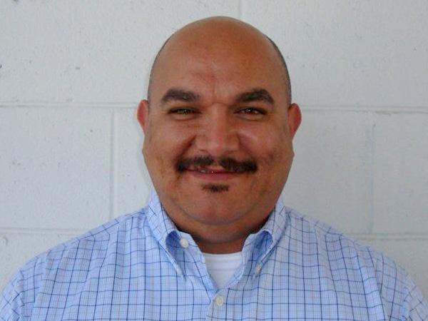 Burbank-Collision-Center-Manager-Juan-Diaz