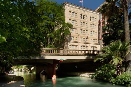 Drury Inn & Suites Riverwalk