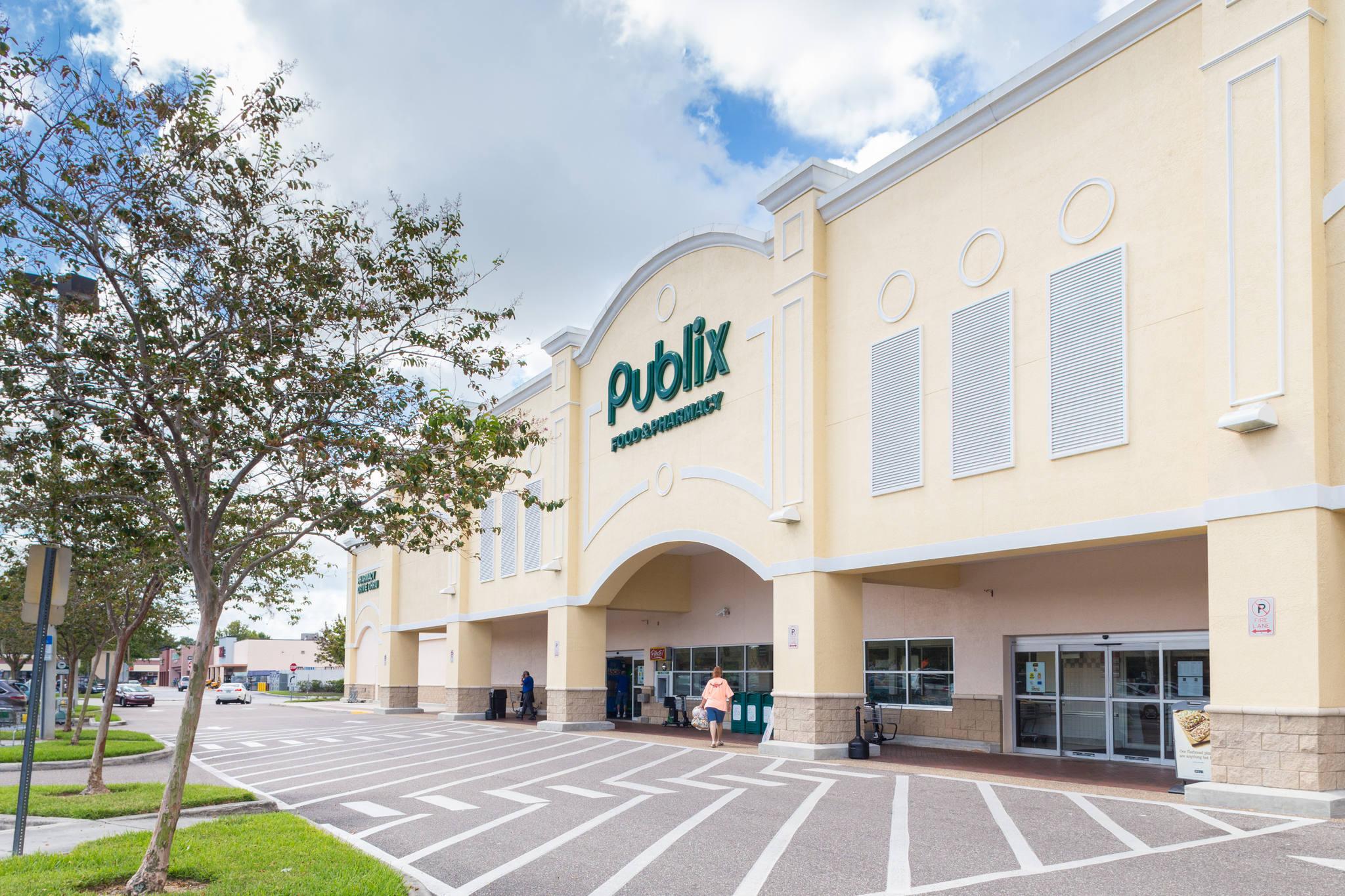 Publix Super Market at Center of St. Cloud