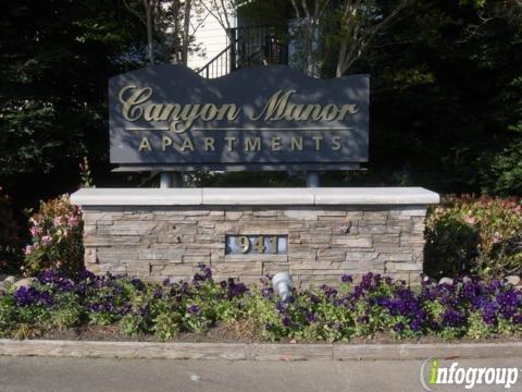 Canyon Manor