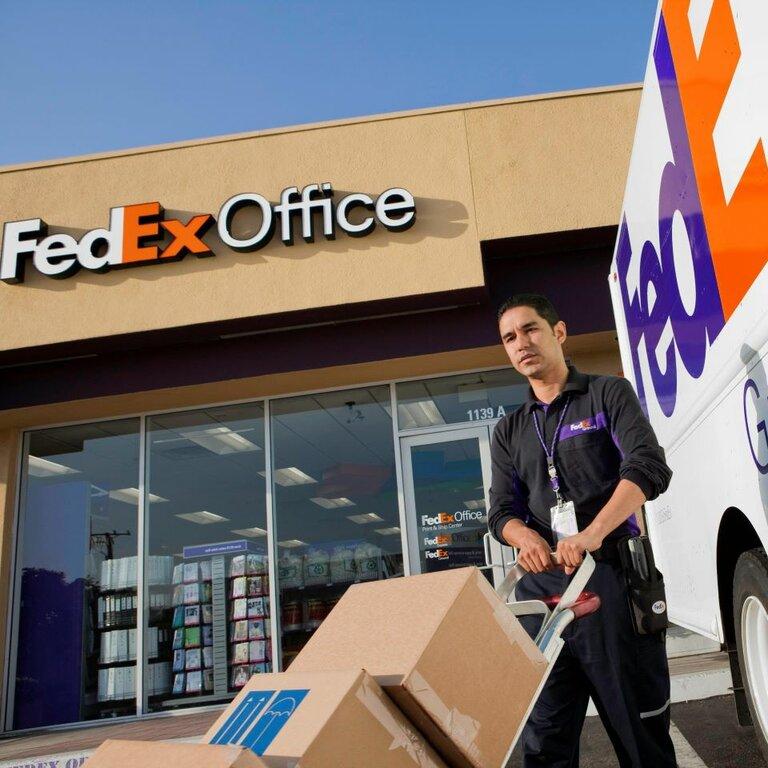 FedEx Office Ship Center