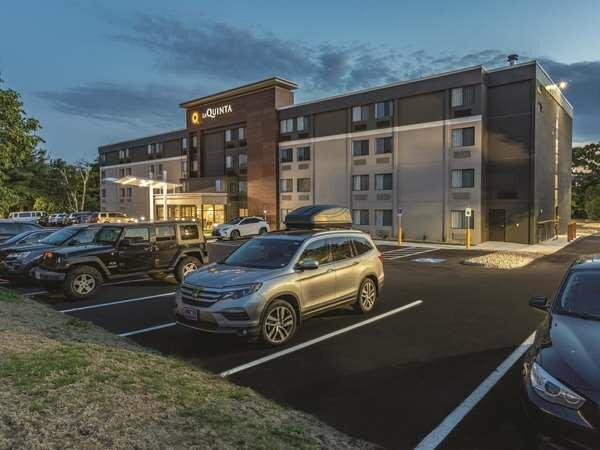 La Quinta Inn & Suites By Wyndham Salem NH