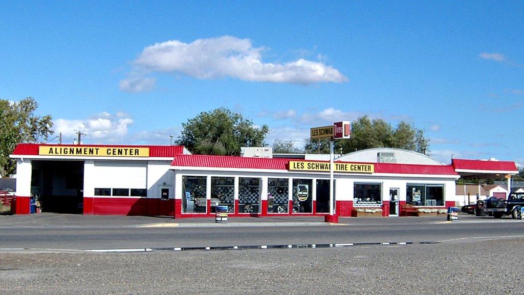 Les Schwab Tire Center