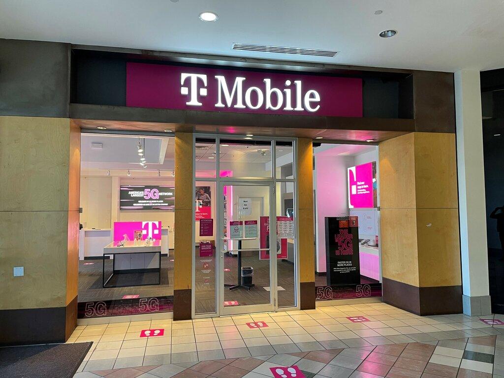 T-Mobile Experience Store