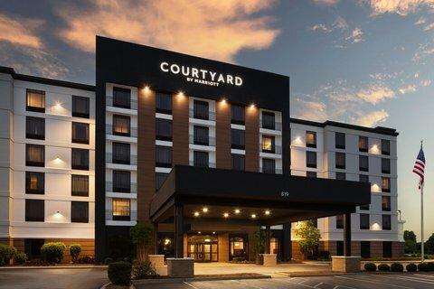 Courtyard By Marriott Louisville Airport