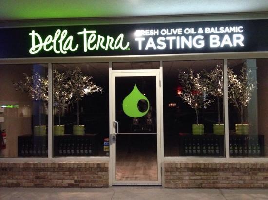 Della Terra Fresh Olive Oil & Balsamic Tasting Bar