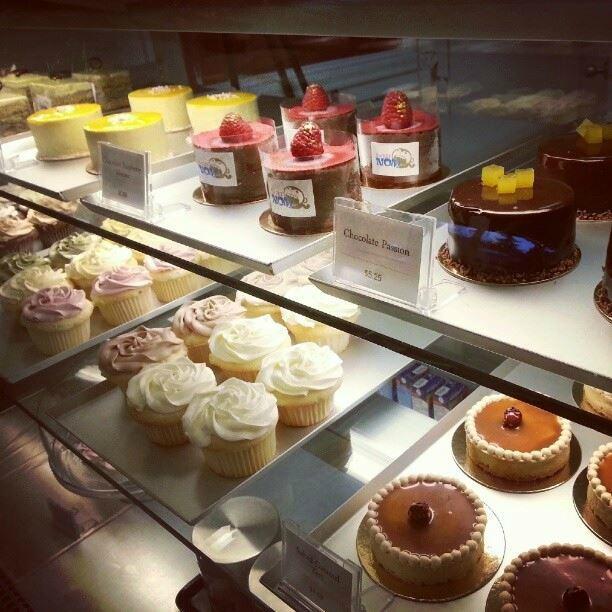 SweetNom Bakery