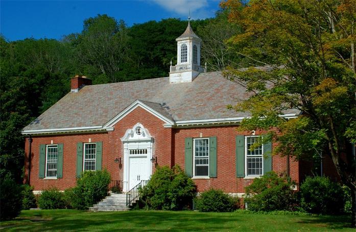 Rathbun Free Memorial Library