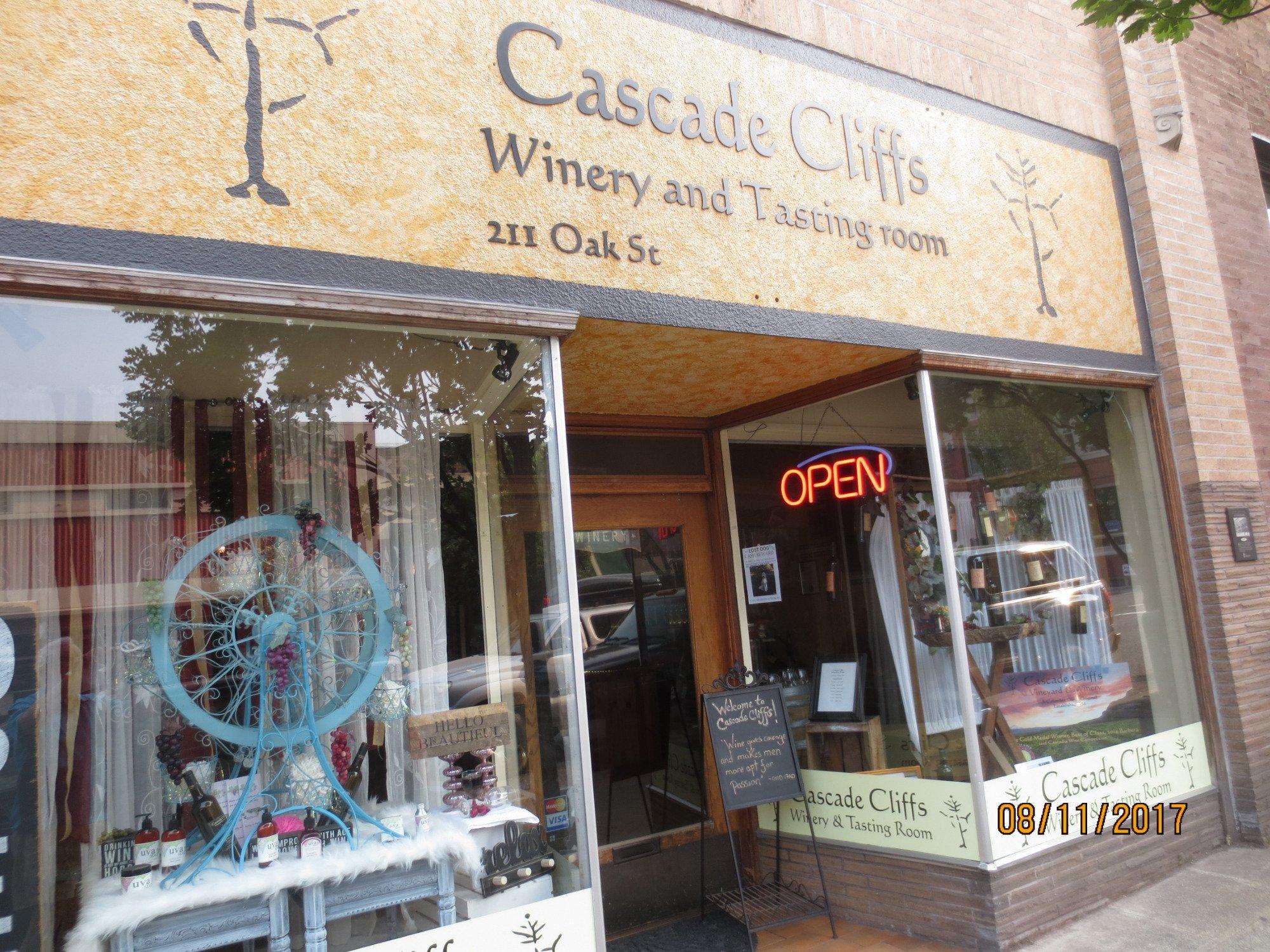 Cascade Cliffs Winery