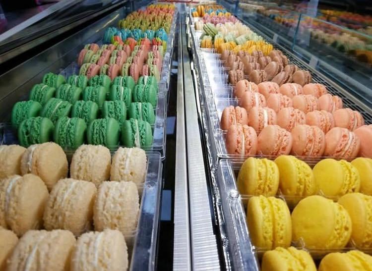 Le Macaron French Pastries