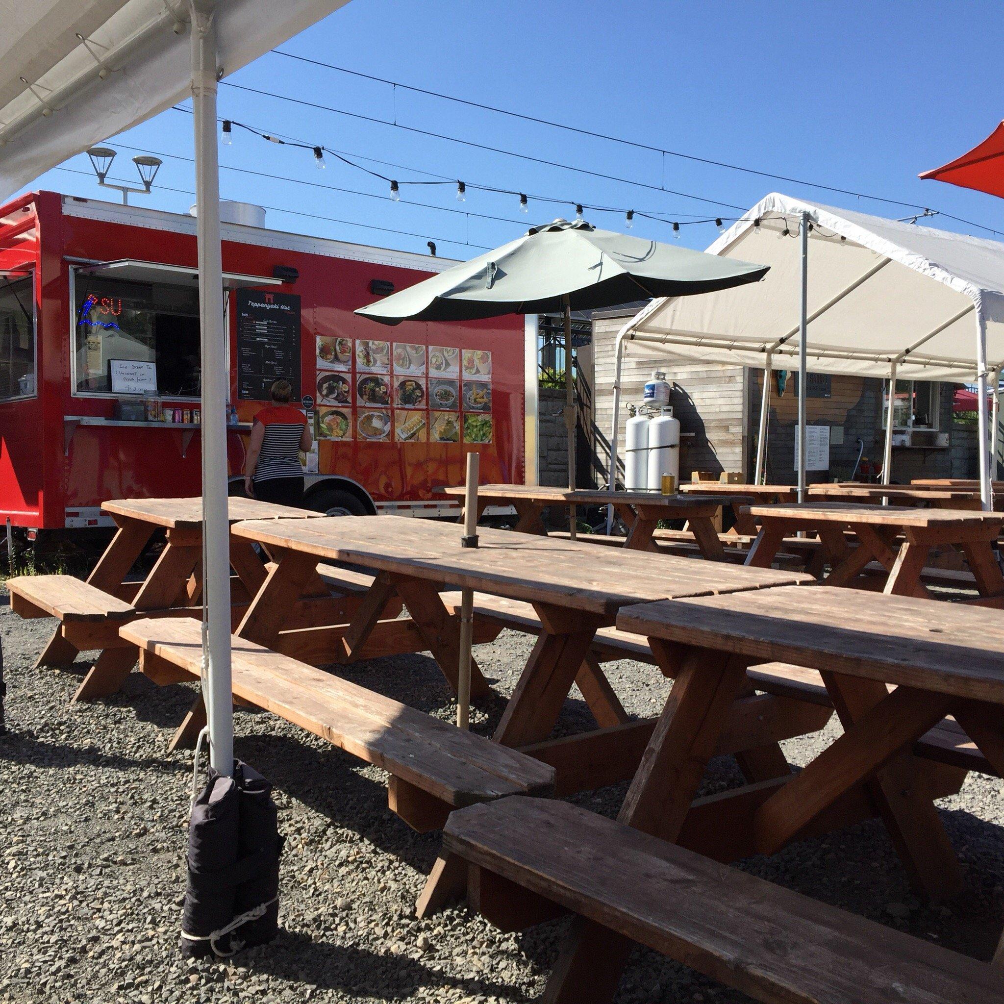 Milwaukie Station Food Cart Pod