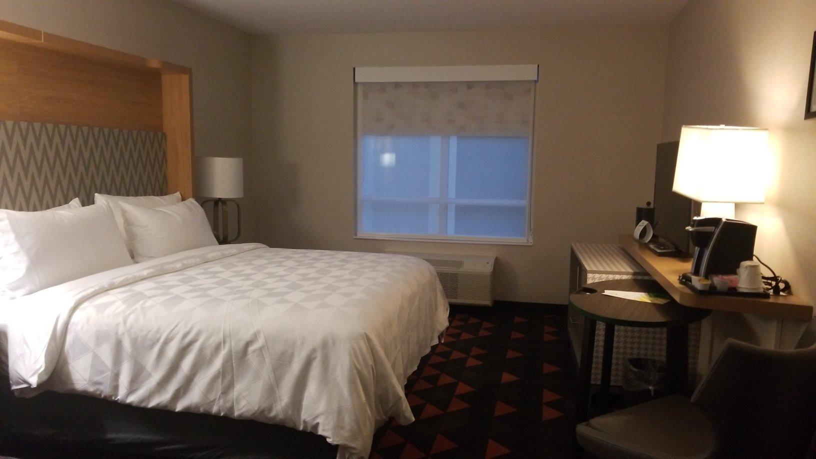 Holiday Inn & Suites Philadelphia W - Drexel Hill, an IHG Hotel