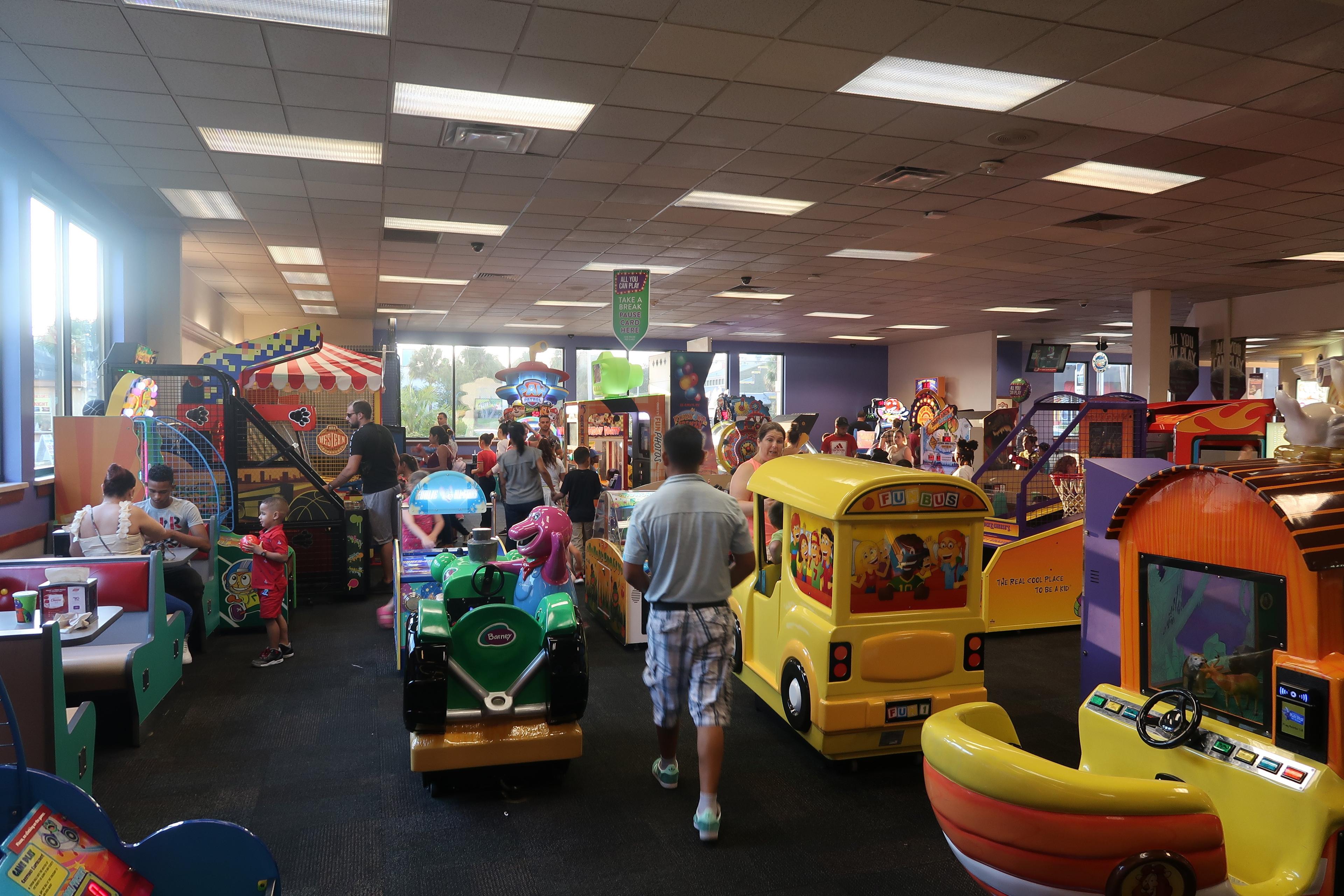 Chuck E Cheese's