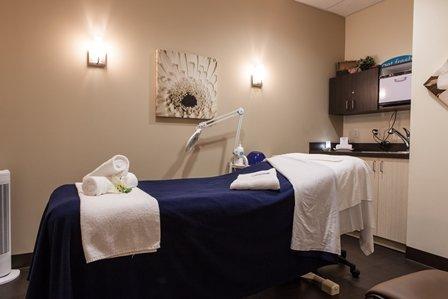 Hand & Stone Massage and Facial Spa - Mississauga Port Credit