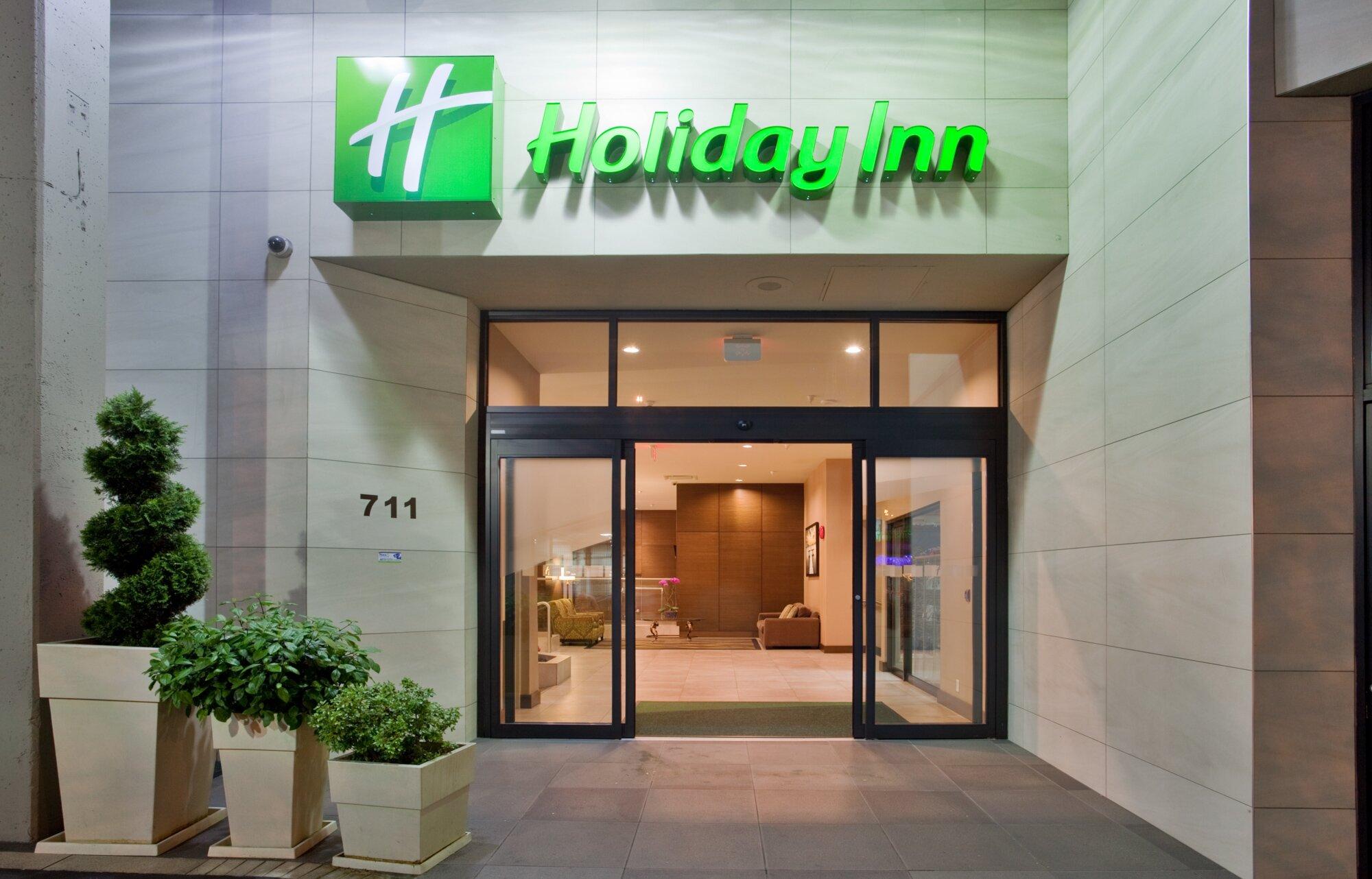 Holiday Inn Vancouver-Centre (Broadway), an IHG Hotel