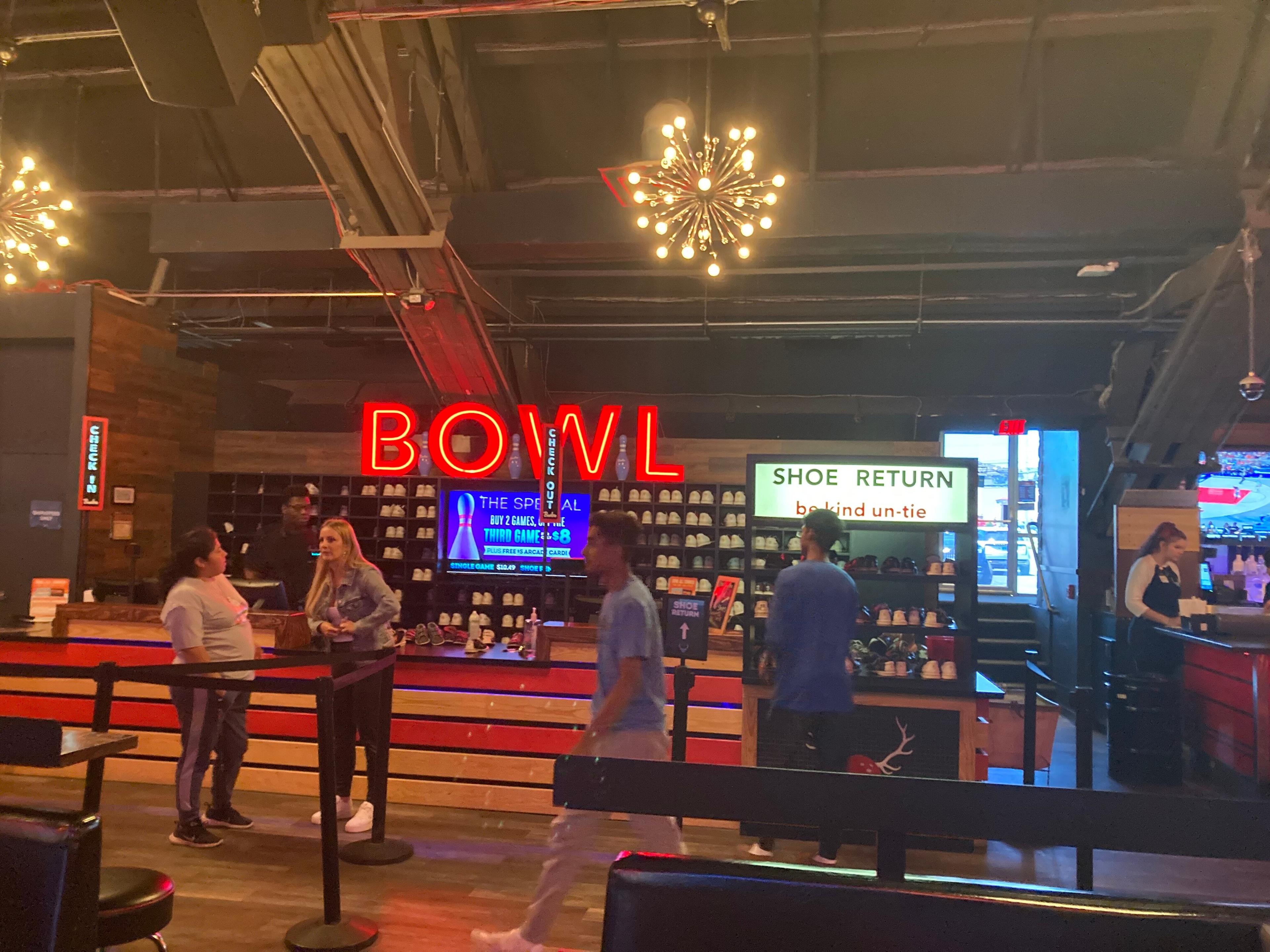 Bowlmor Lanes Bowlero