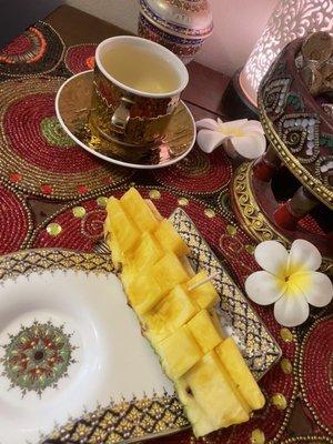 pineapple and tea:)