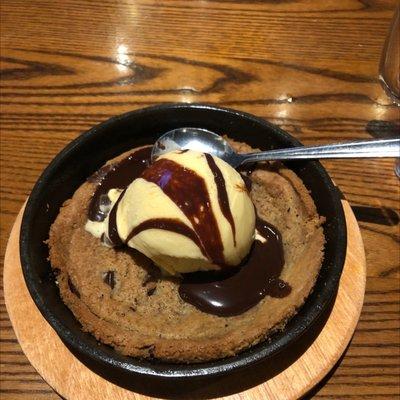 Skillet Chocolate Chip Cookie