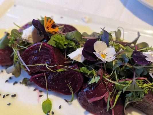 Beet and goat cheese salad