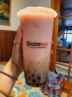 Strawberry Ice Blended with Lychee Jelly and Ice Cream (and added tapioca)