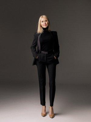 Looking for a great women's suit?  Harris & Tailor is the answer