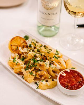 Calamari Appetizer with Luna Nuda Pinot Grigio