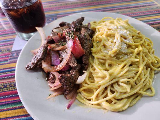 Huanaina spaghetti with Lomo Saltado