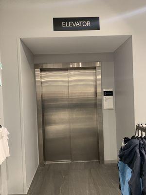 H&M elevator second floor aventura mall april 3