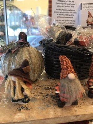 Cute fall gnomes and delicious teas!