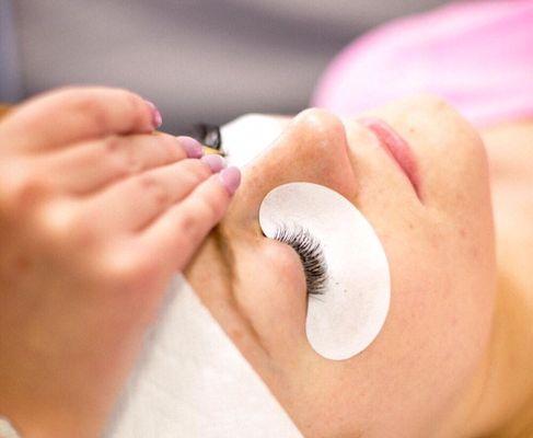 Lash Extension Training