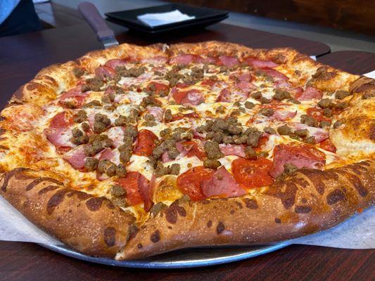 Large "Meaty Moose" pizza