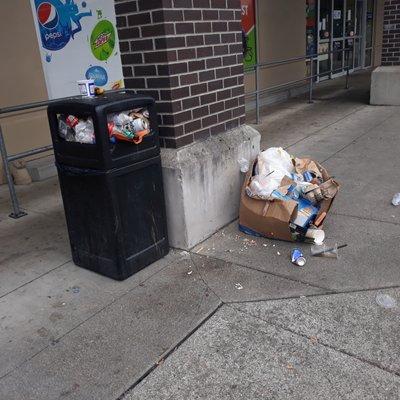 Filthy, disgusting store front walkway below the Seasons apartments in Auburn, WA, on Lea Hill.