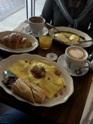 Manhattan Omelette with Plain Croissant and Latte