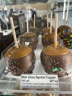 Chocolate caramel apples