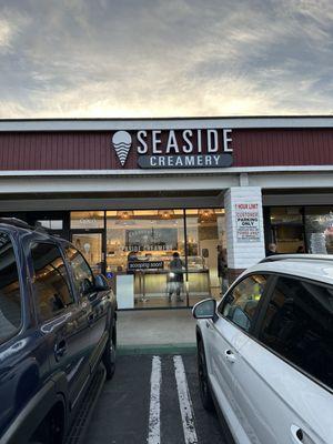 Front of Seaside Creamery