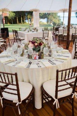 The Shoreline Vine oil and vinegar wedding favor. Photo: Molly Lo Photography