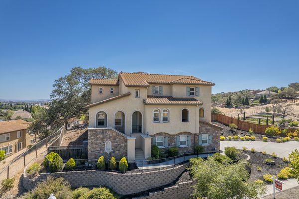 6 car garage! Panoramic Views!