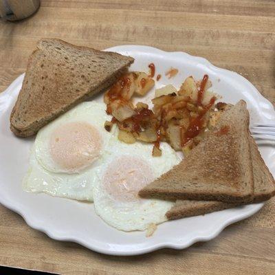 Red Maple 2x eggs and whole wheat toast