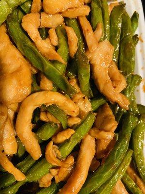 Chicken with string beans in garlic sauce