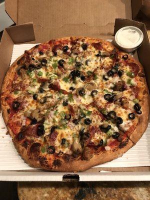 Supreme pizza with white sauce