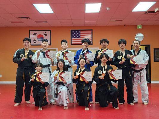 Hallelujah Taekwondo's top black belt students competed in the 2024 Federal Taekwondo Championship Competition.14 students,10 gold, 4 silver