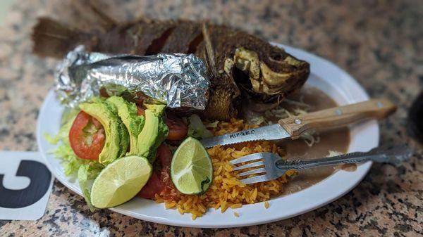 Fried fish with rice and beans