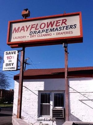 Mayflower Laundry & Dry Cleaning Co.