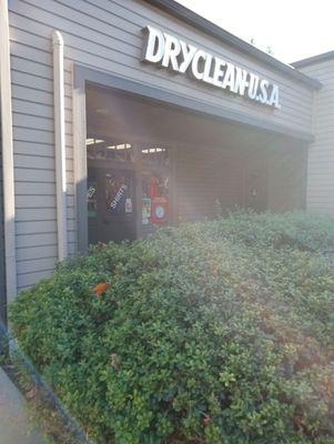 Dry cleaners