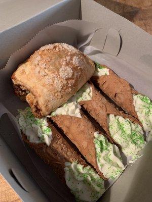 Apple Strudel on the beautifully decorated cannoli....