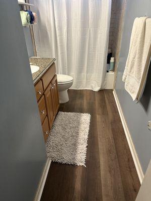 Waterproof laminate in bathroom