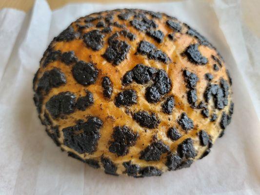 sesame pineapple bun