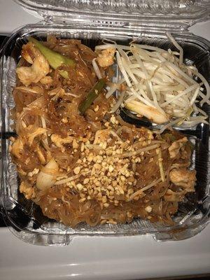 Phad Thai with chicken